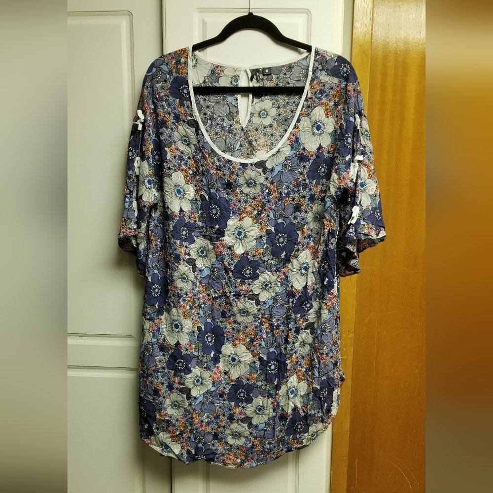 🍁🌺Kenzie tunic style flowy mini floral print dress with mini bows on sleeves